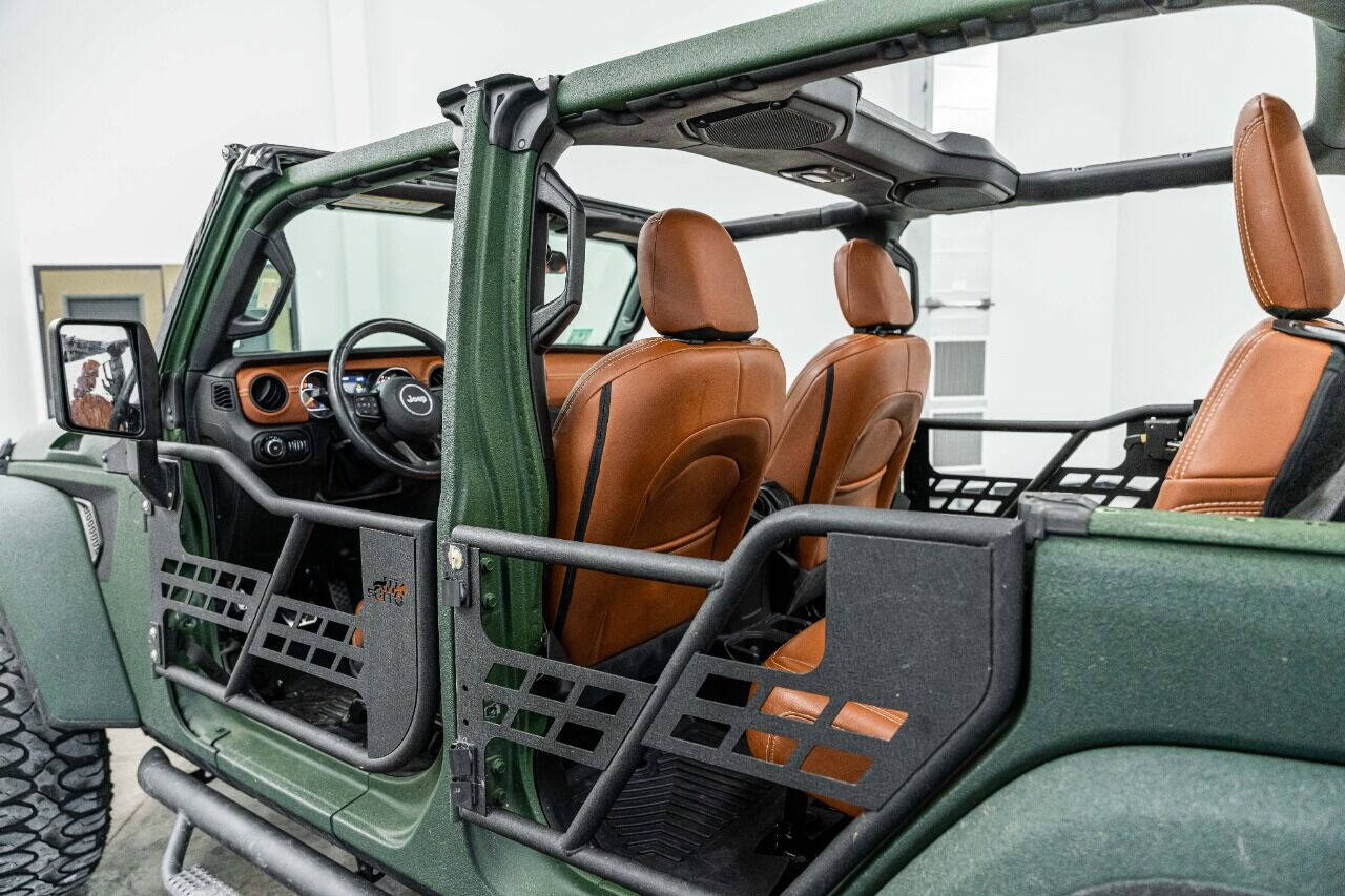 2018 JEEP Wrangler SUV / Crossover - $47,999