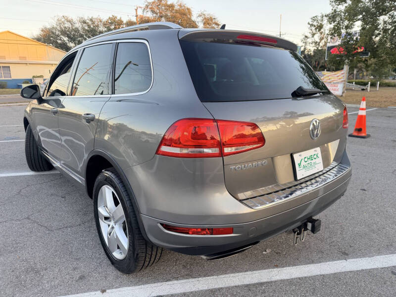 2014 Volkswagen Touareg V6 Sport