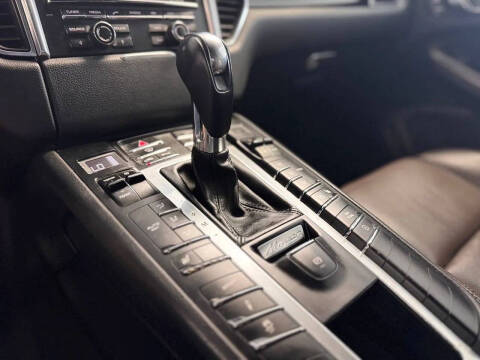 2015 Porsche Macan S