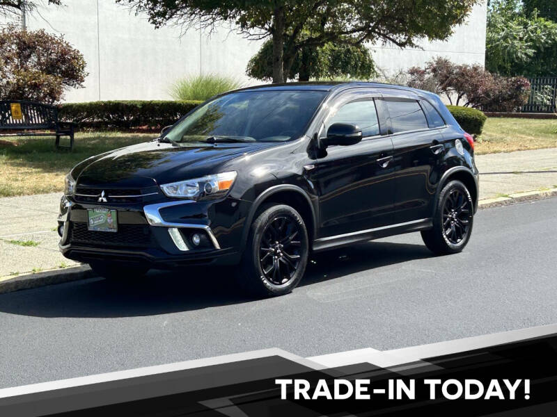 2019 Mitsubishi Outlander Sport LE's photo