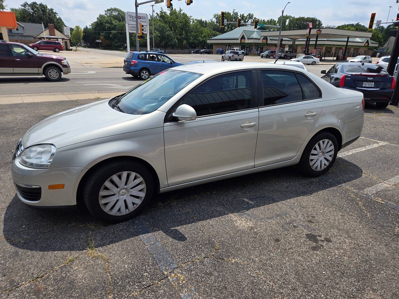 2010 Volkswagen Jetta for sale at QUALITY USED CARS LLC in Salina, KS