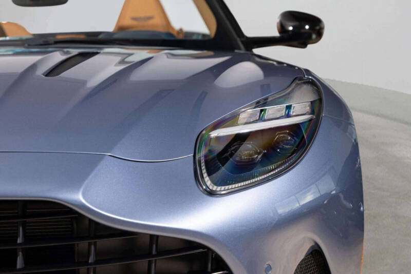 2024 Aston Martin DB12 Volante