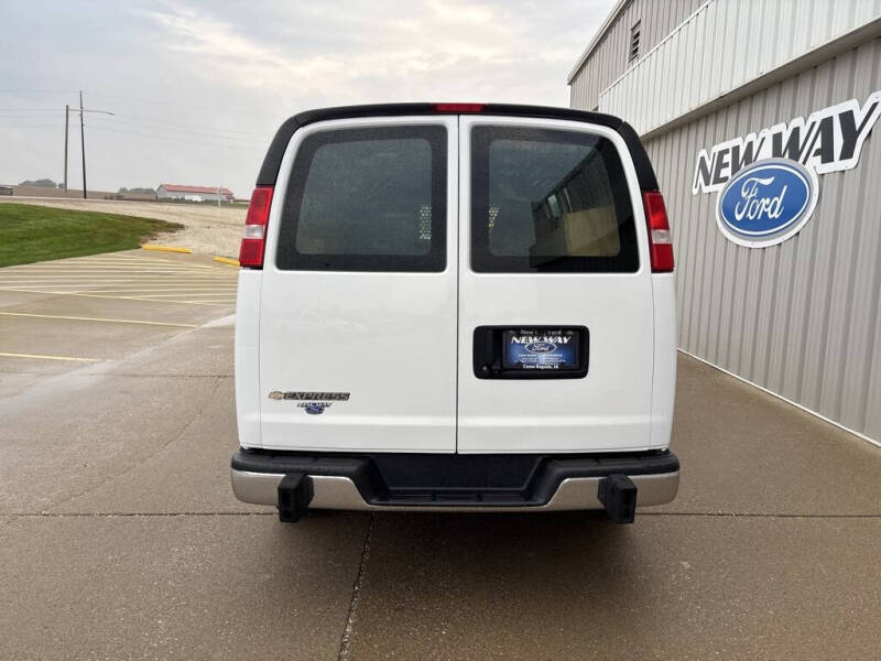 2021 Chevrolet Express 2500