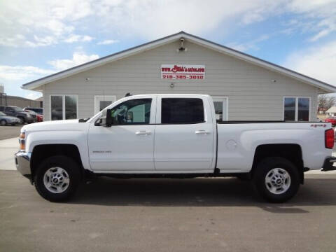 2017 Chevrolet Silverado 2500HD for sale at GIBB'S 10 SALES LLC in New York Mills MN