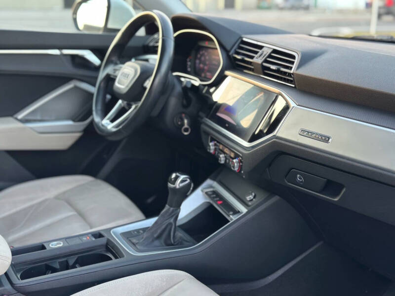 2019 Audi Q3 Premium photo 10