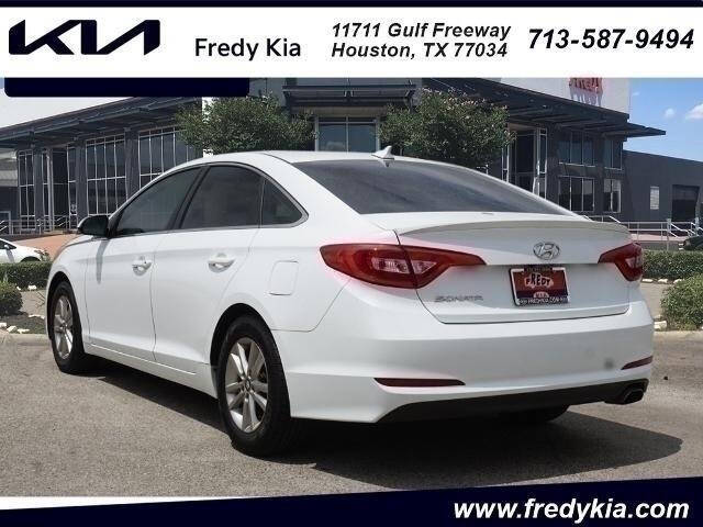 Used 2017 Hyundai Sonata SE with VIN 5NPE24AF9HH476529 for sale in Houston, TX