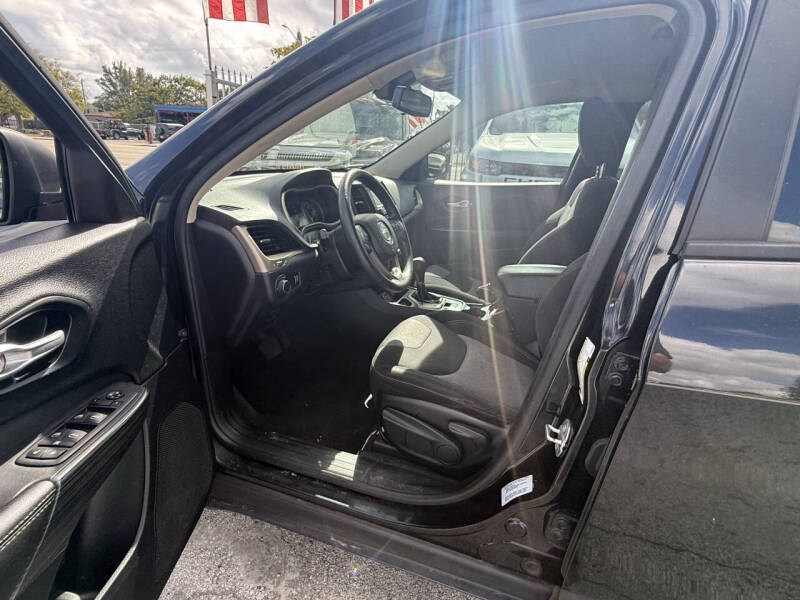 2016 Jeep Cherokee Sport Altitude