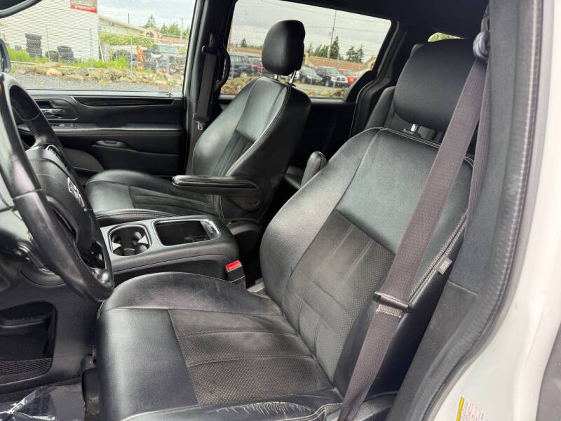 2016 Dodge Grand Caravan SXT Plus