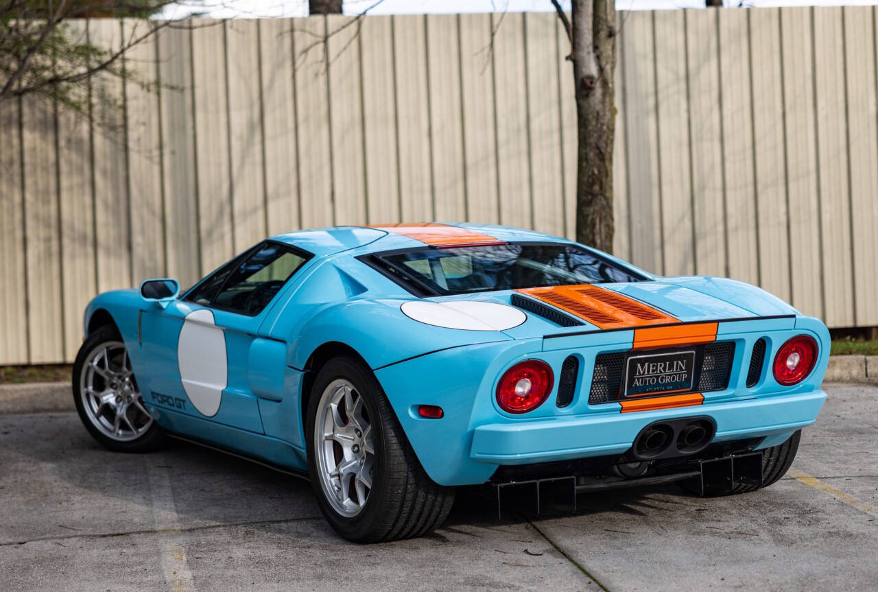 2006 Ford GT 10