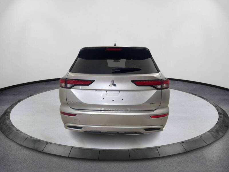2023 Mitsubishi Outlander SEL