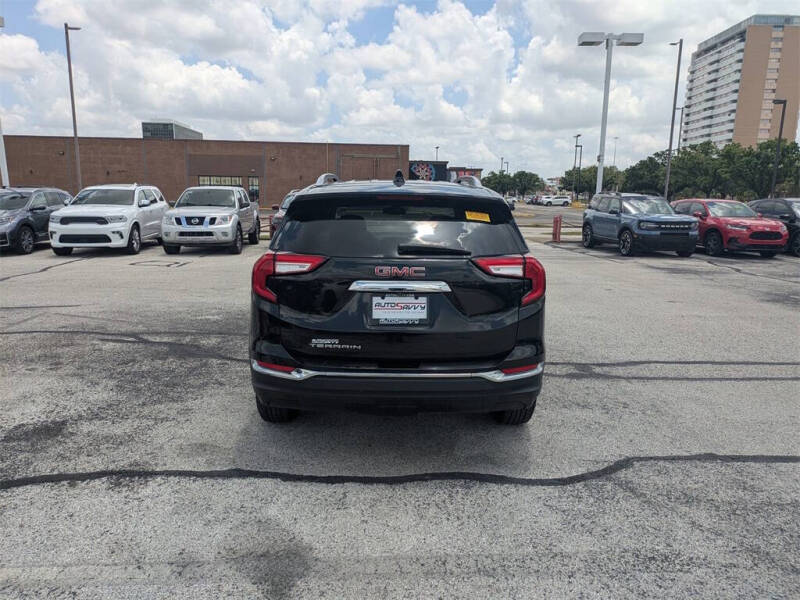 2023 GMC Terrain SLT