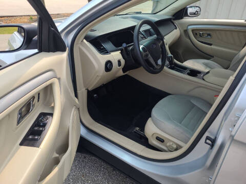 2018 Ford Taurus SE