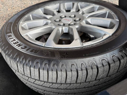 2020 GMC Acadia Denali