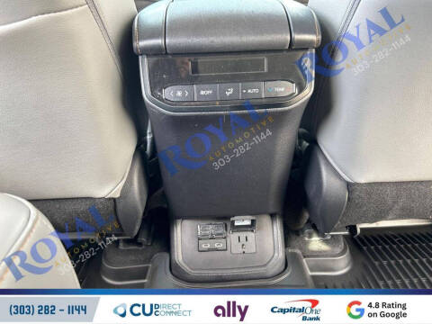 2023 Toyota Highlander Hybrid Bronze Edition