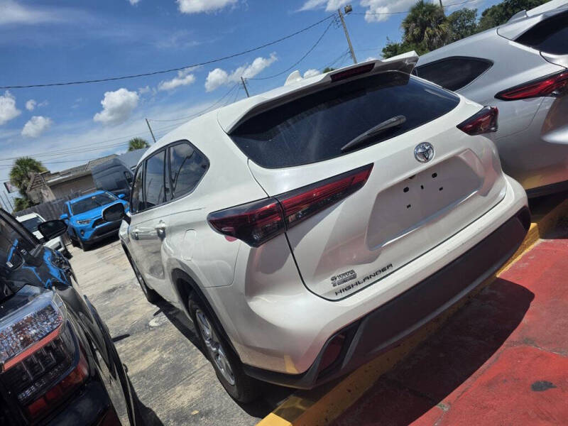 2020 Toyota Highlander L