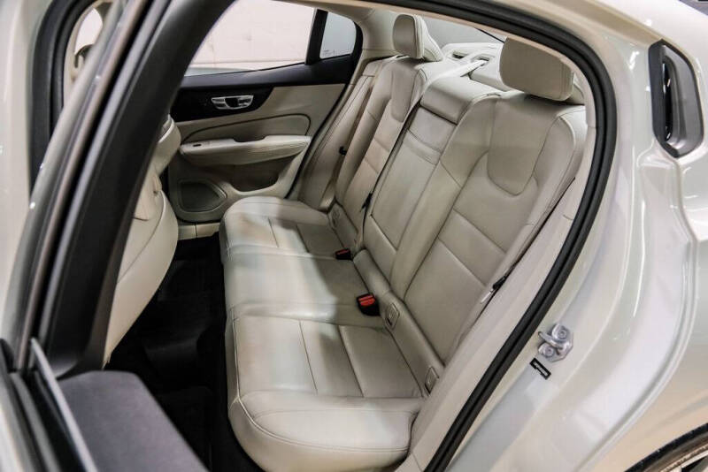 2019 Volvo S60 T5 Momentum