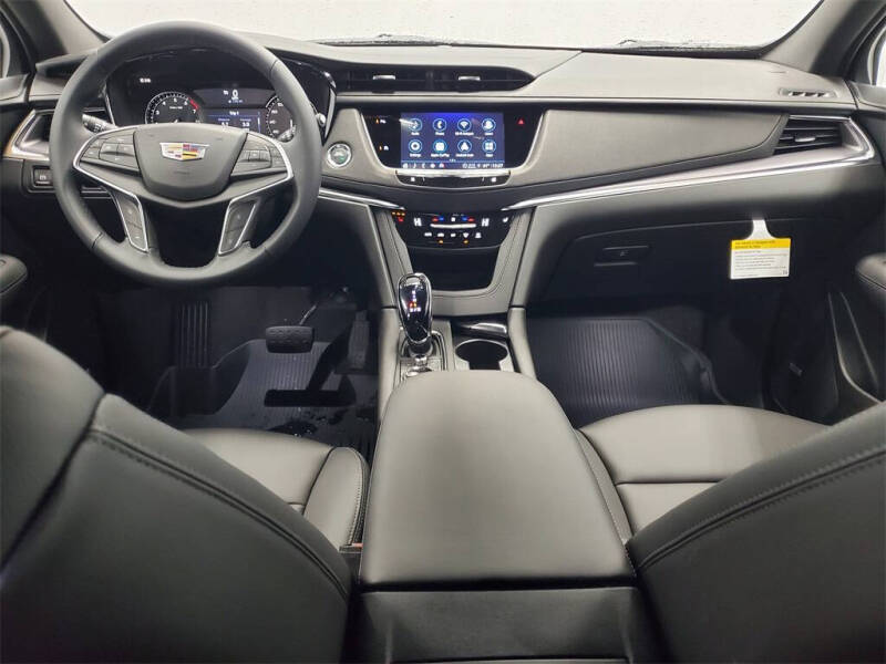 2025 Cadillac XT5 Luxury