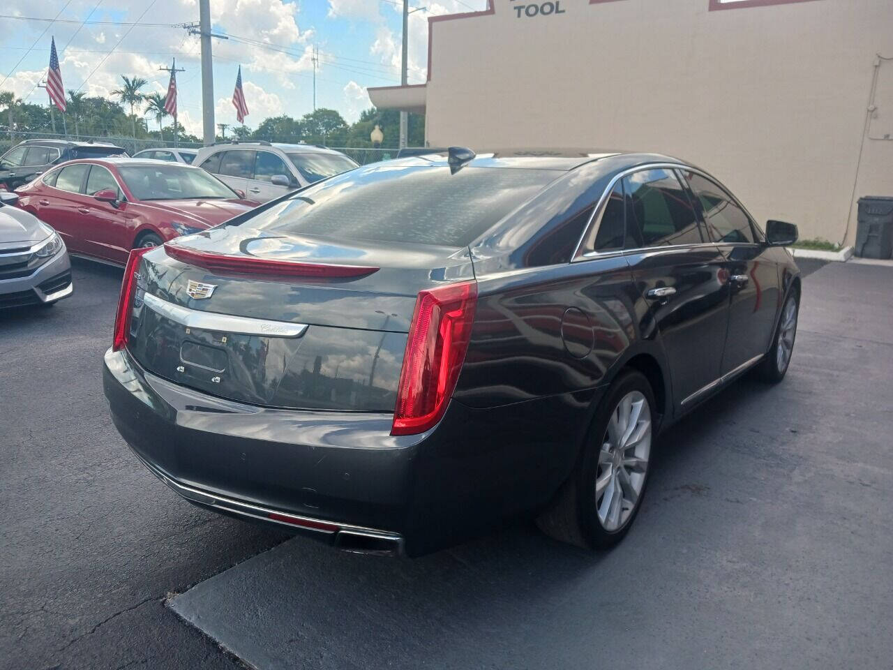 2017 CADILLAC XTS Sedan - $14,999