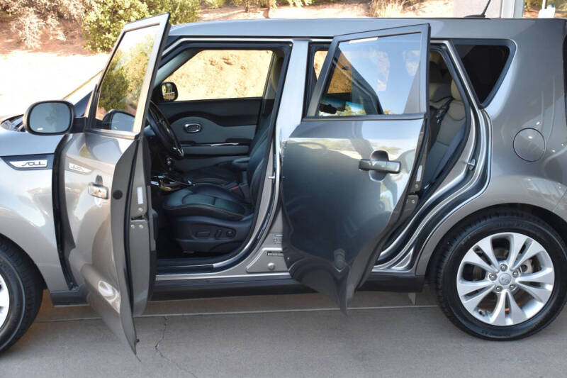2016 Kia Soul +