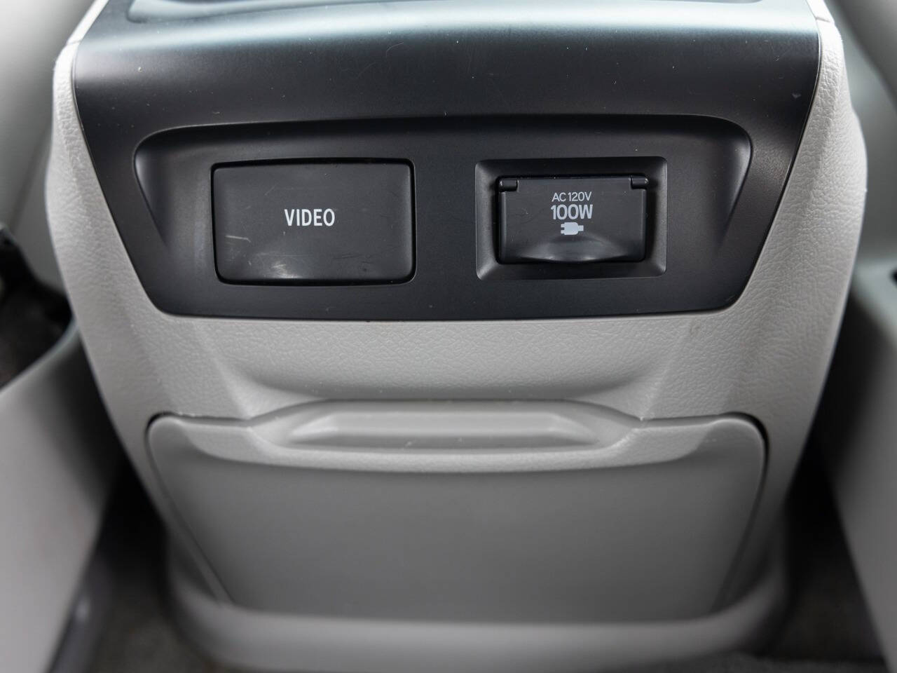 Used Car 2017 Toyota Sienna  Xle Premium 8 Passenger 4dr Mini Van For Sale Under $20,000 In Coal City, Illinois