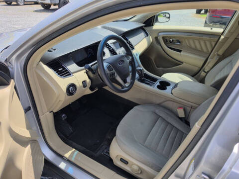 2016 Ford Taurus SE