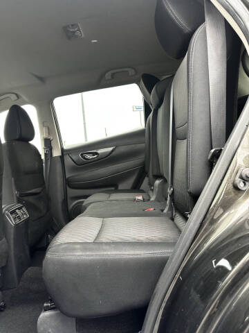 2017 Nissan Rogue SV