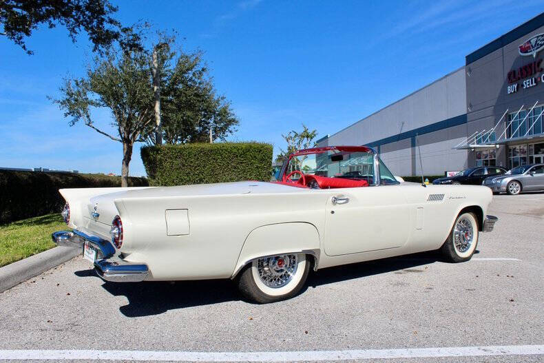 1957 Ford Thunderbird
