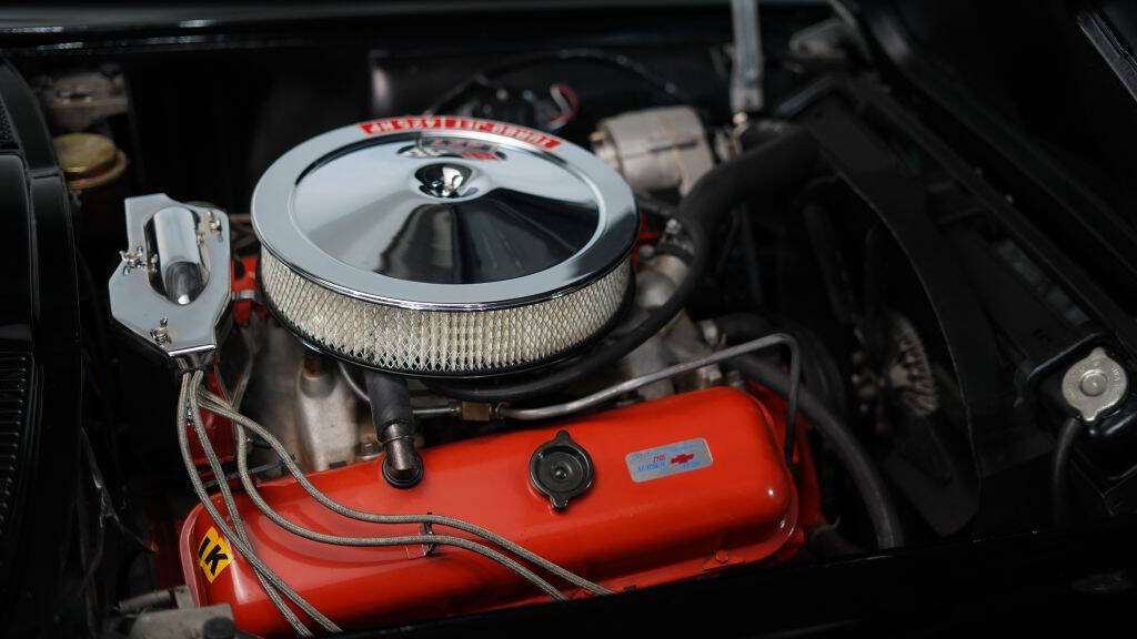 1966 Chevrolet Corvette 24