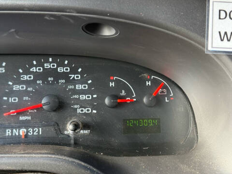 2005 Ford E-Series E-350 SD