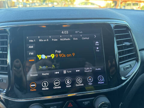 2019 Jeep Grand Cherokee Laredo