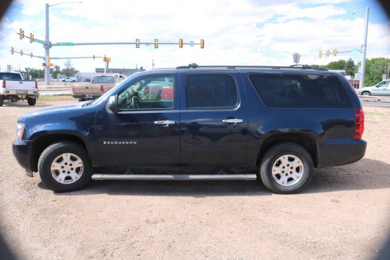 2008 Chevrolet Suburban null photo 7