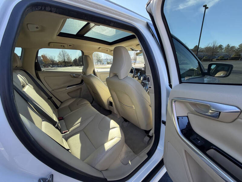 2015 Volvo XC60 T5 Drive-E Premier