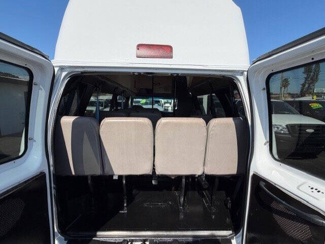 2001 Ford E-Series E-350 SD