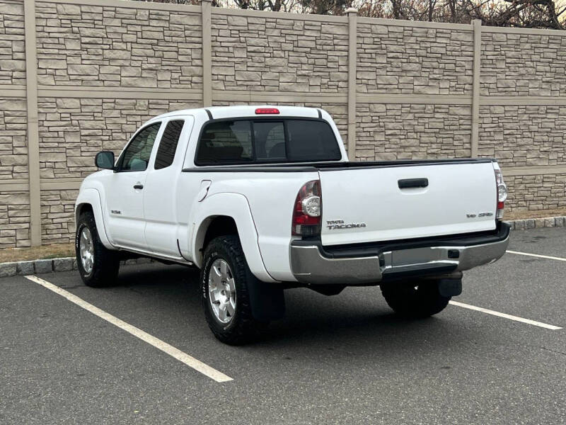 2011 Toyota Tacoma Base photo 8