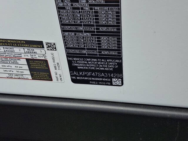 2025 Land Rover Range Rover P550e SE