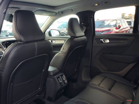 2026 Volvo XC40 B4 Plus