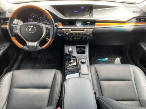 2013 Lexus ES 300h