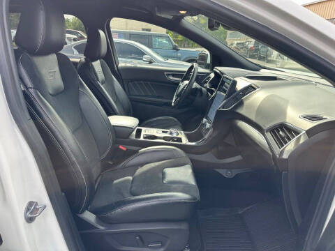 2023 Ford Edge ST