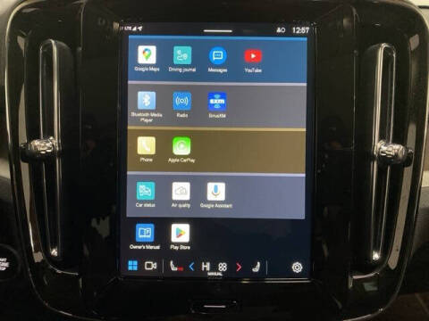 2025 Volvo XC40 B5 Plus Dark Theme