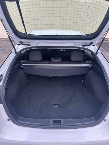 2022 Toyota Prius LE