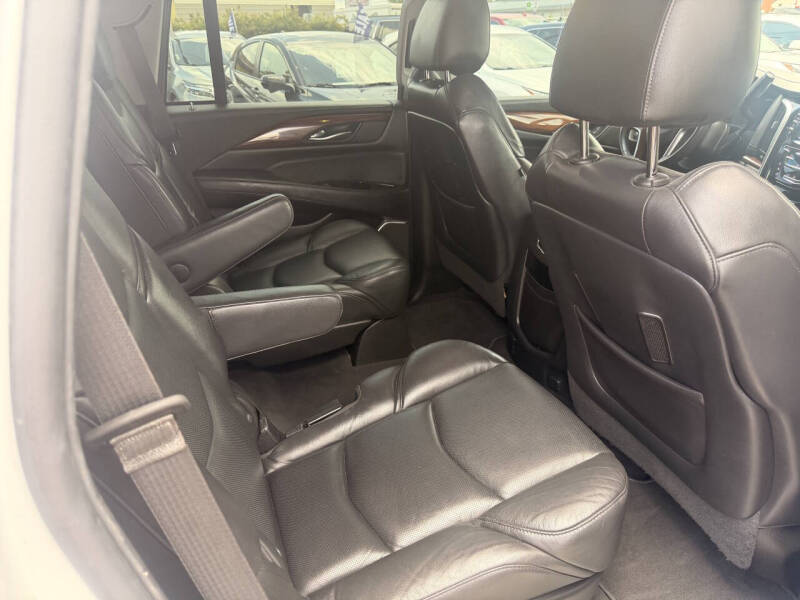 2019 Cadillac Escalade Luxury