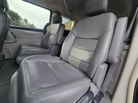 2011 Volkswagen Routan SEL