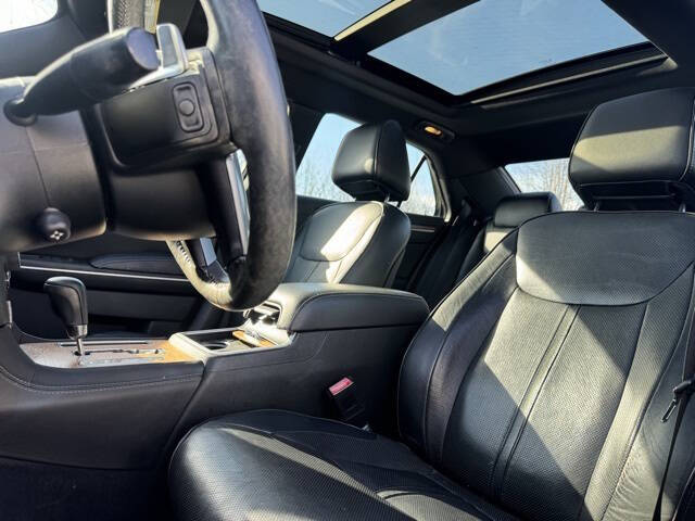 2012 Chrysler 300 C Luxury Series