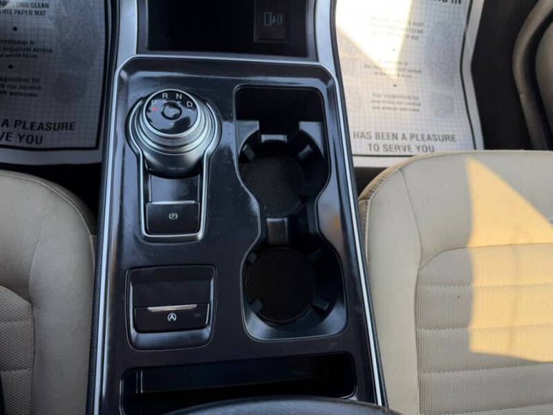 2022 Ford Edge SE
