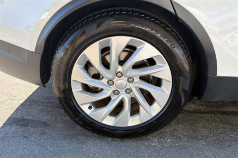 2024 Land Rover Discovery P300 S