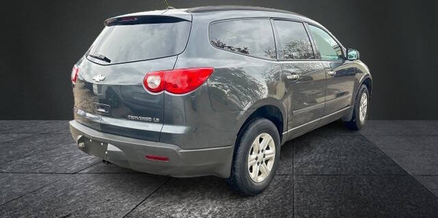 2011 Chevrolet Traverse LS