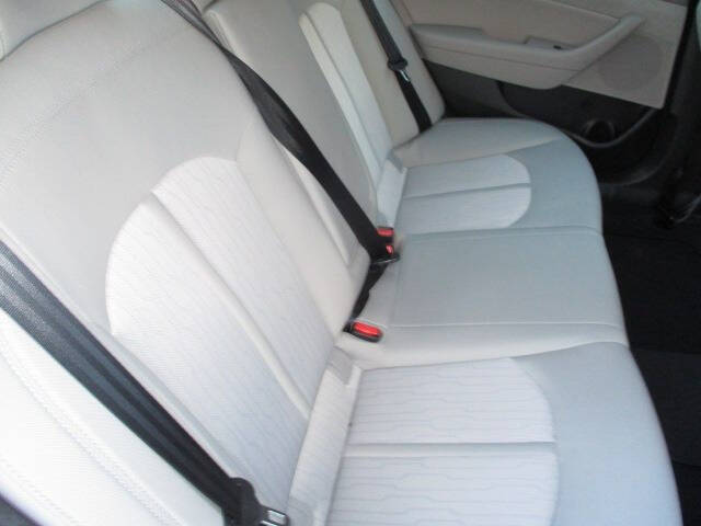 2017 Hyundai Sonata Hybrid SE