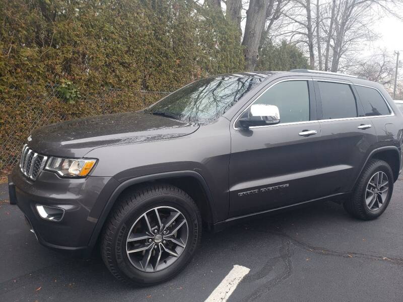 2017 Jeep Grand Cherokee for sale at SANTI QUALITY CARS in Agawam MA