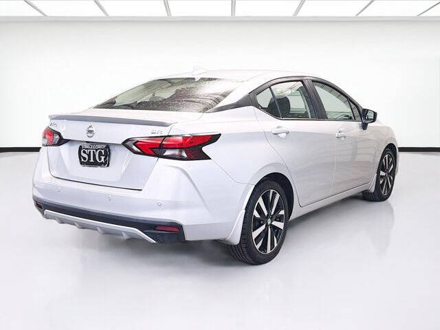 2022 Nissan Versa SR