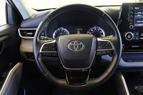 2021 Toyota Highlander LE